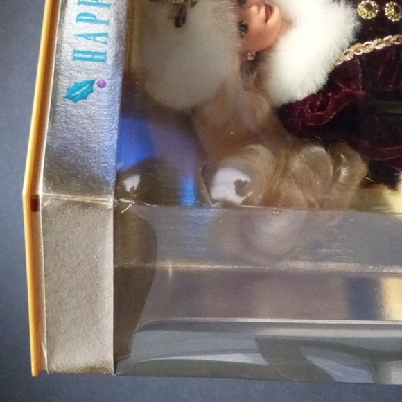 Holiday Barbie 1996 - Picture 8 of 10